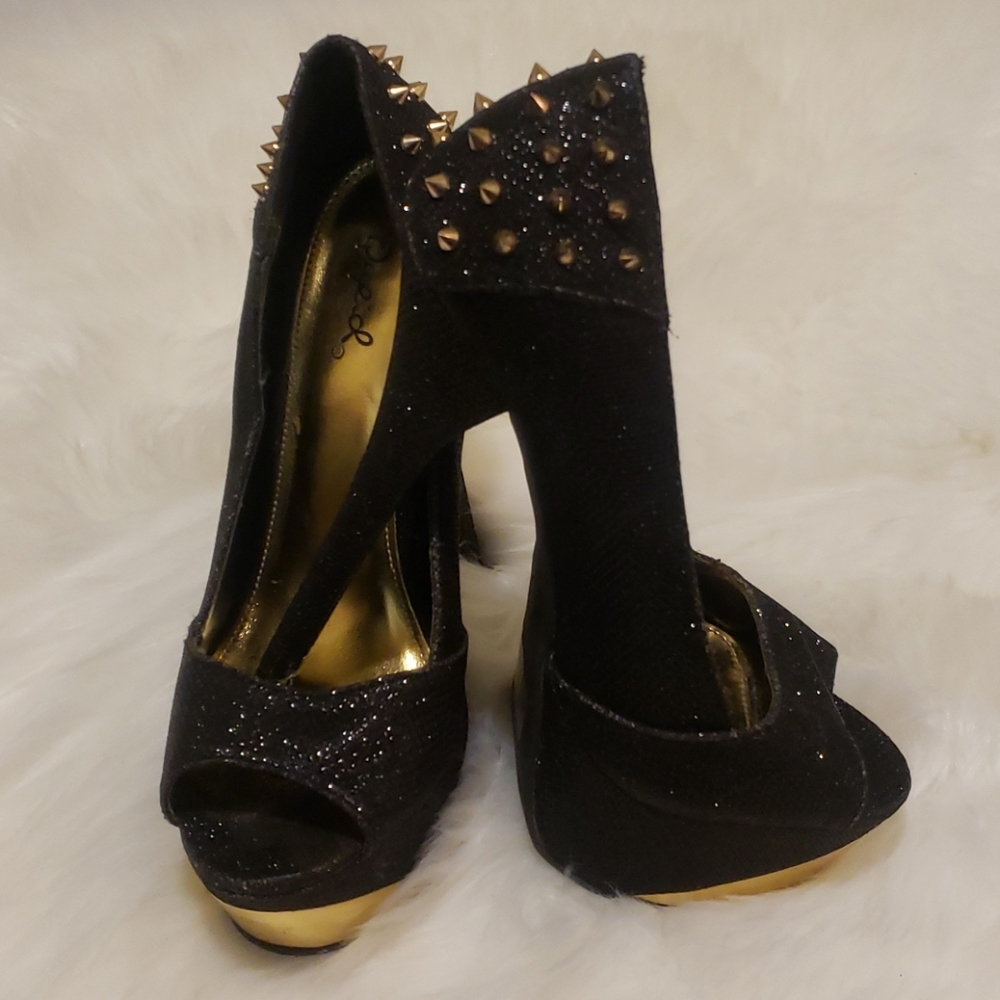 Qupid studded peep toe pumps